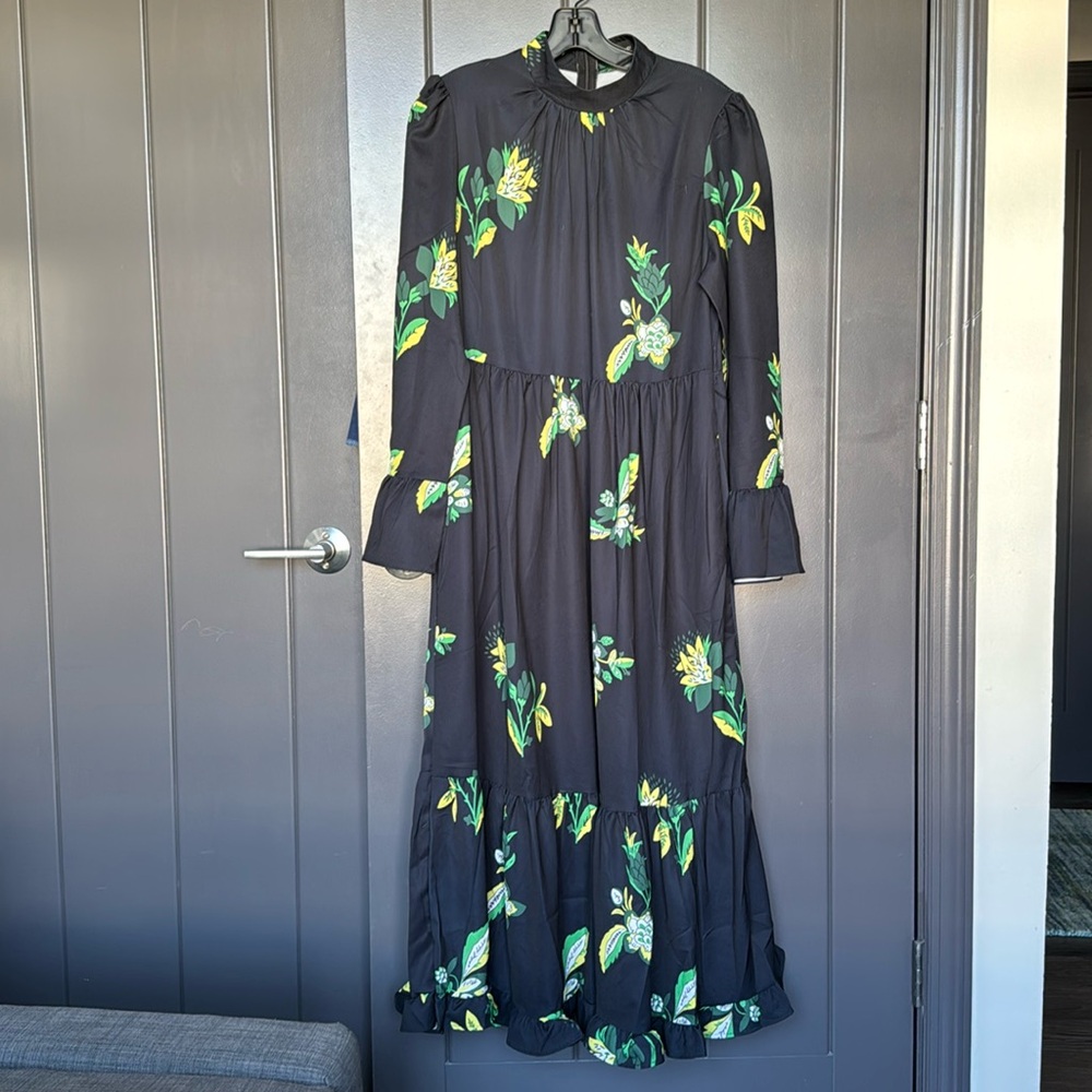 Maxi dress with pockets, black with green and yellow flowers